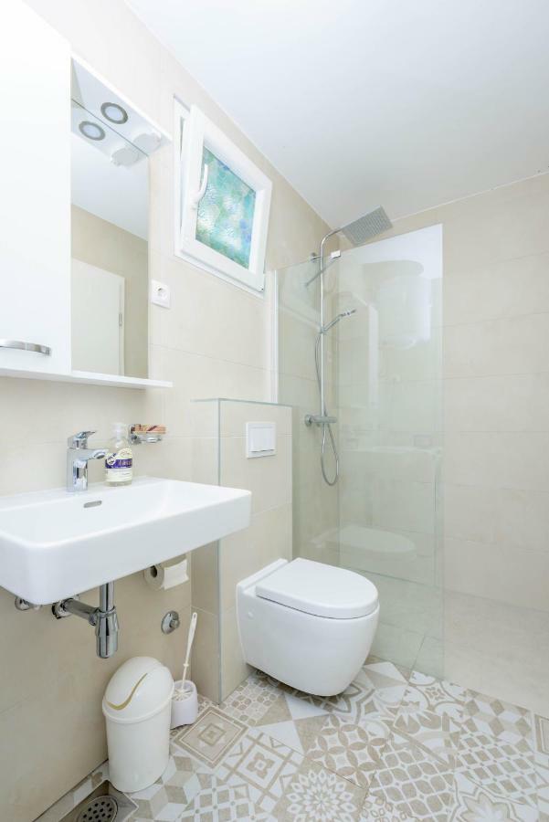 Lahor With Private Pool Villa