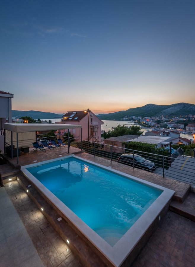 Villa Lahor With Private Pool Seget Vranjica