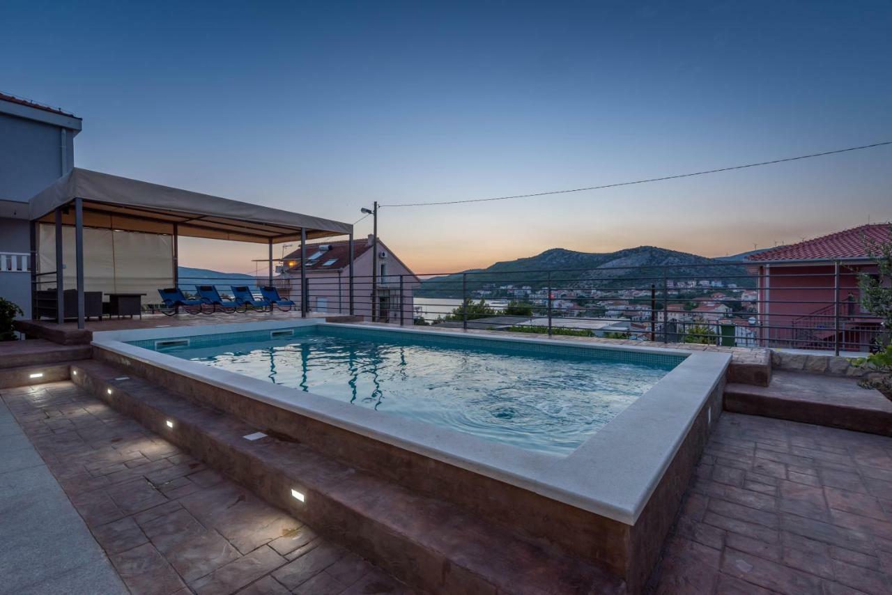 Lahor With Private Pool Villa