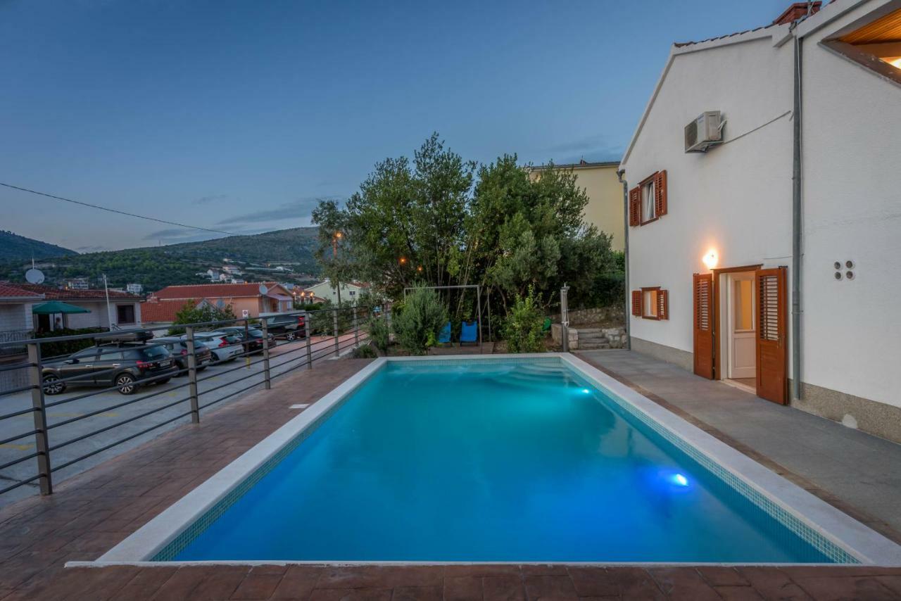 Lahor With Private Pool Seget Vranjica